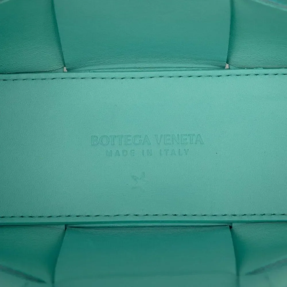 Bottega Veneta delivery duty